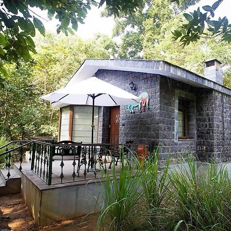 Singinawa Jungle Lodge Kanha Lagma Exterior foto